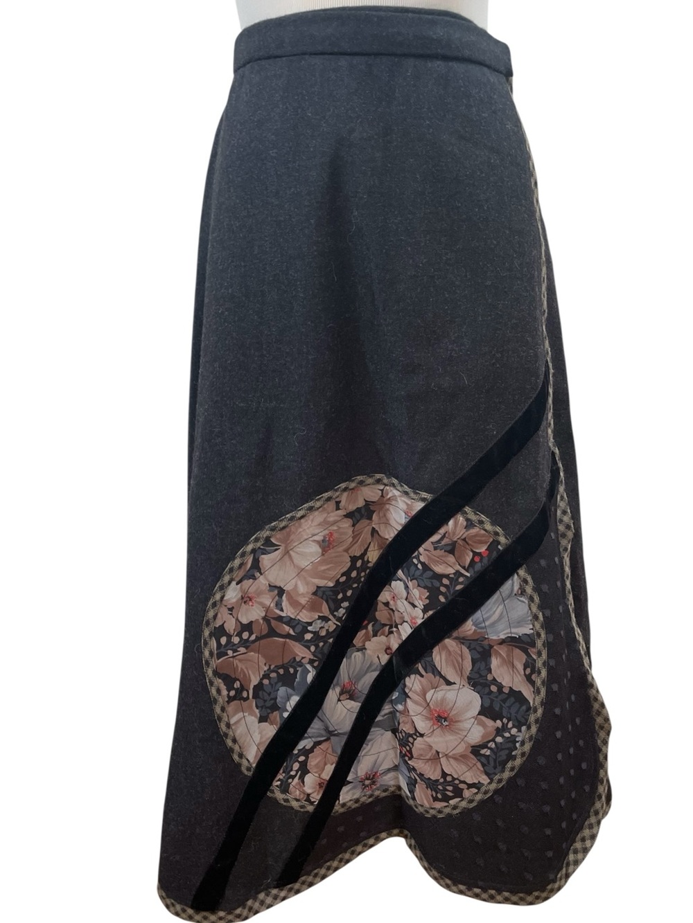 Vintage 1970s KOOS Van Den Akker Appliqué Wool Wrap Skirt Gray Size 10 - Picture 2 of 9